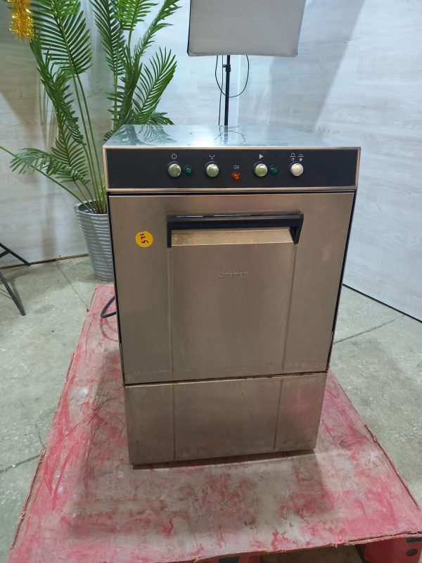 Стаканомоечная машина SMEG UG402DM б/у